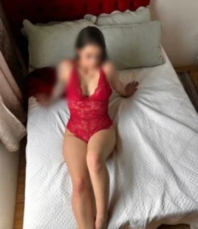 Alice Campos — 2 / 5