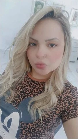 Larissa Medeiros — 5 / 6