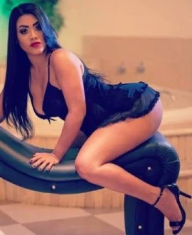 Isadora Navarro — 4 / 5