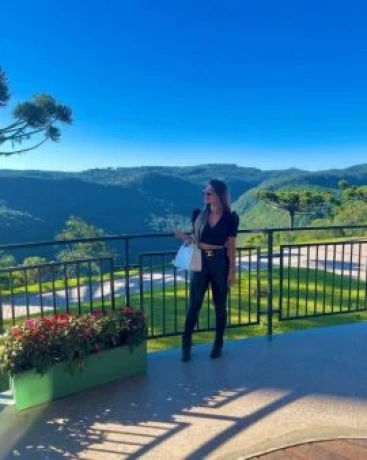 Bia Morales — 3 / 8