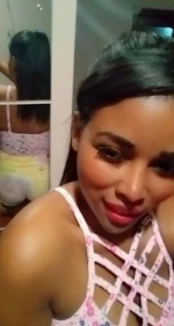 Tais Ferreira — 3 / 4