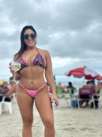 Sophie Araújo — 4 / 5