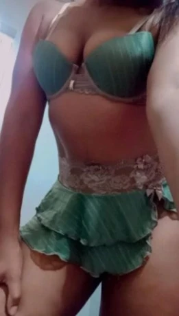 Karen Araújo — 3 / 5