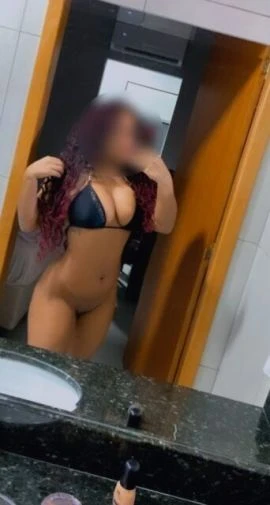 Juliana Santos — 2 / 5