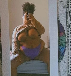 Lara Ornélas — 4 / 5