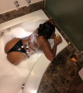 Isabelly Dias — 5 / 7