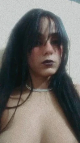 Mia Santos — 4 / 9