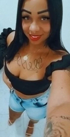 Bia Antunes — 4 / 5