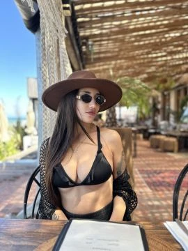 Jade — 7 / 9