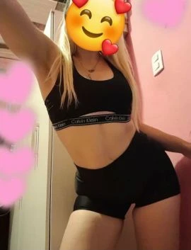 Mia — 2 / 9