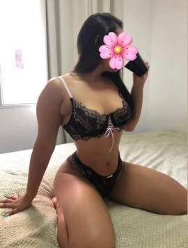 Livia Andrade — 6 / 7