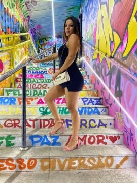 Amanda Fernandes — 6 / 9
