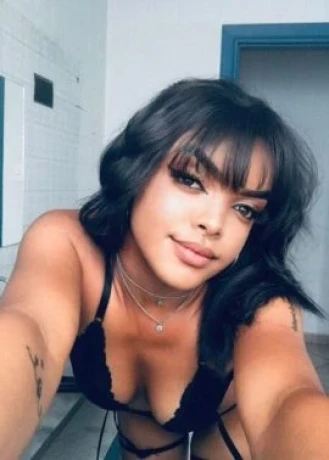 Paloma Costa — 4 / 5