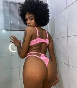 Majú Oliveira — 5 / 9