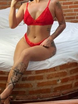 Lara Hoffman — 4 / 5