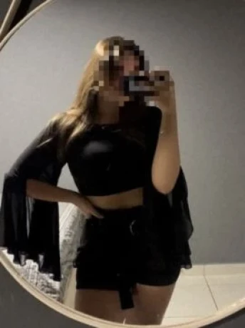 Luara Souza — 4 / 5