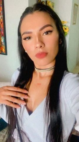 Laura Melissa — 3 / 4