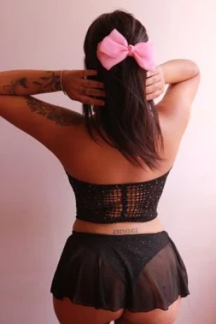 Pamela Alves — 2 / 6