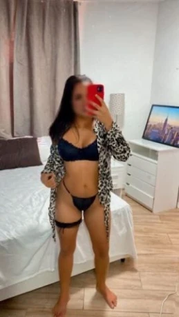 Bruna Aguiar — 7 / 8