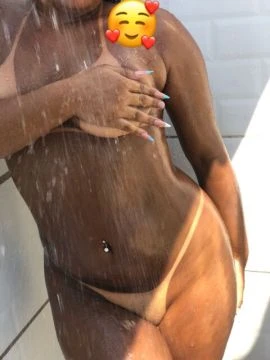 Aghata Ferraz — 2 / 5