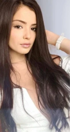 Monique Macedo — 3 / 9