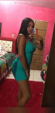 Larissa Ferreira — 2 / 4