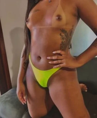 Alexia Mello — 2 / 5