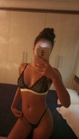 Milena Souza — 1 / 8