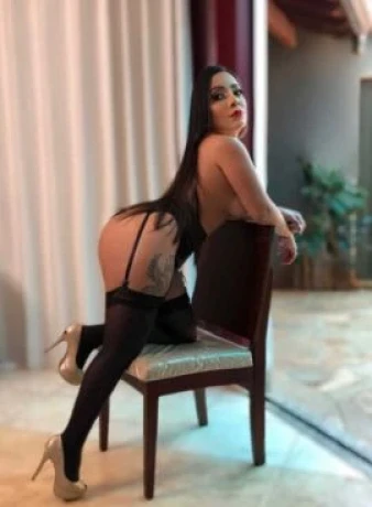 Nicoly Nickel — 4 / 5