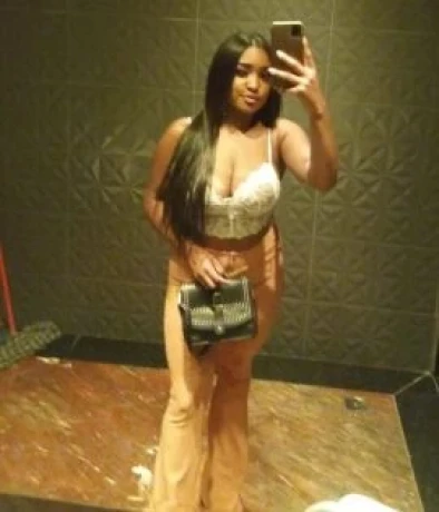 Ana Karolina — 2 / 5