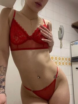 Agustina — 8 / 9
