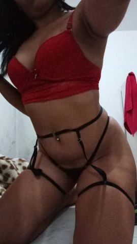 Thais Oliveira — 2 / 6