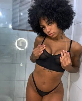 Majú Oliveira — 3 / 9