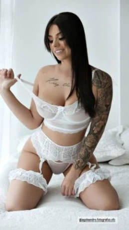 Bruna Camargo — 2 / 5