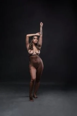 Laila Miller — 5 / 9