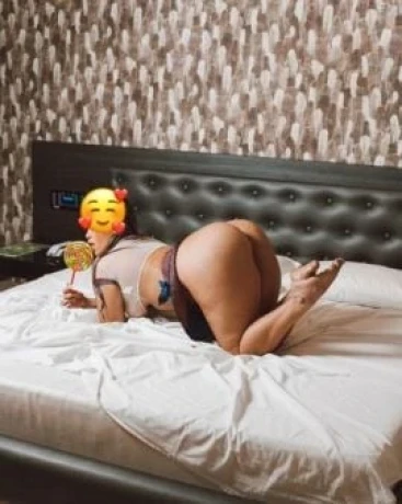 Jade Zarrir — 2 / 8