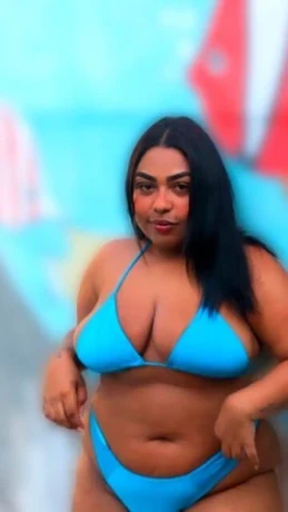 Jhully Menezes — 4 / 5
