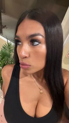 Nicole — 2 / 9