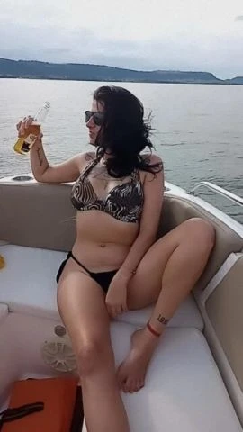 Carol Moreira — 2 / 9