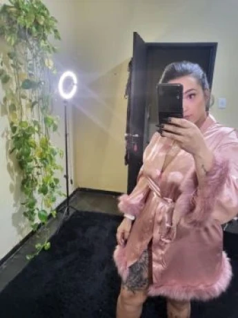 Melissa Prado — 4 / 5