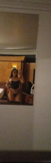 Stephany Santos — 4 / 5