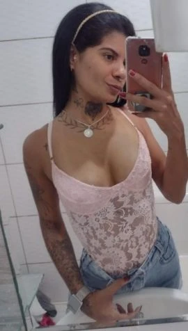 Amandinha Fernandes — 4 / 6