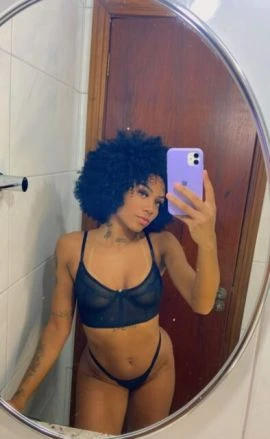 Majú Oliveira — 4 / 9