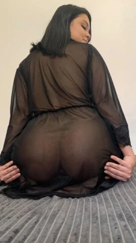 Thaís Valentina — 4 / 5
