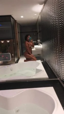 Larissa Domingues — 2 / 6