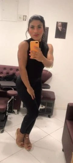 Yara Assis — 3 / 4