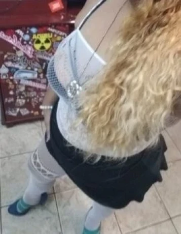 Paty Andrade — 3 / 4