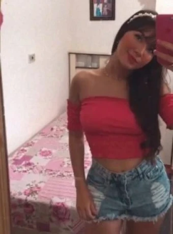 Hellen Monteiro — 4 / 5