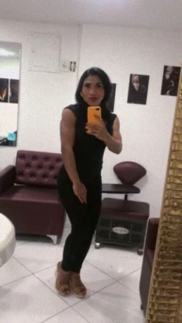 Yara Assis — 2 / 4