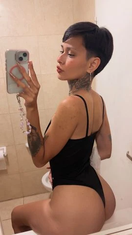Sheyla — 7 / 9